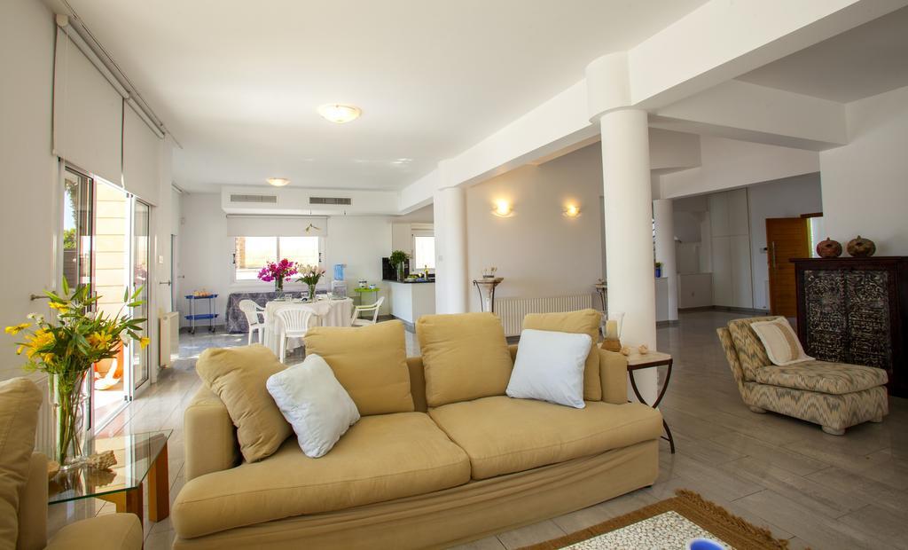 Meneou Beachfront Villa Sunset Perivolia Room photo