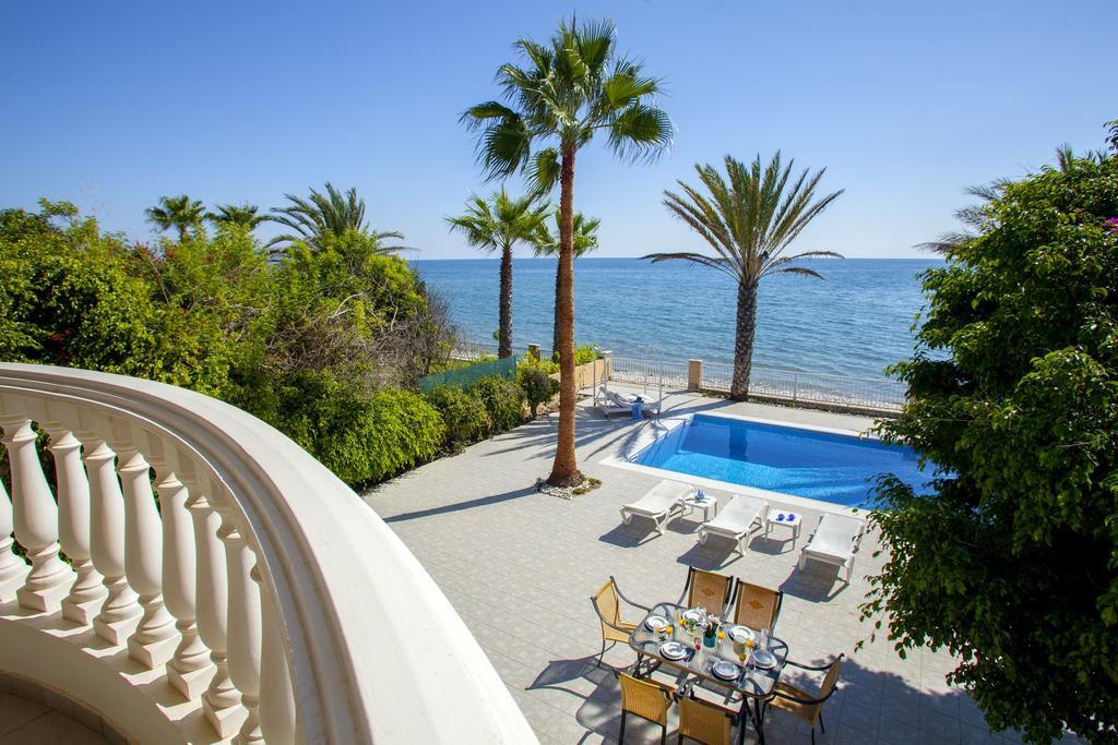 Meneou Beachfront Villa Sunset Perivolia Room photo
