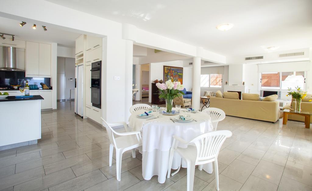 Meneou Beachfront Villa Sunset Perivolia Room photo
