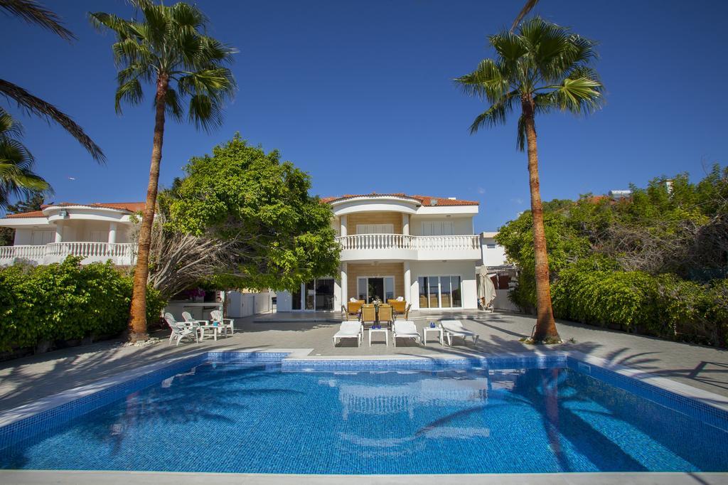 Meneou Beachfront Villa Sunset Perivolia Room photo