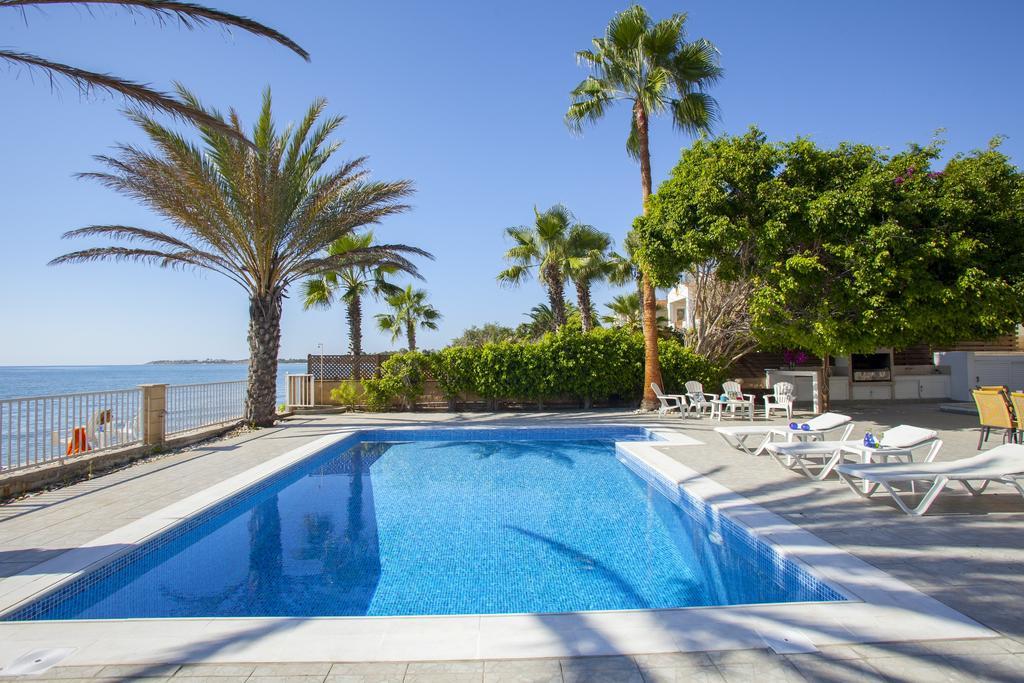 Meneou Beachfront Villa Sunset Perivolia Room photo