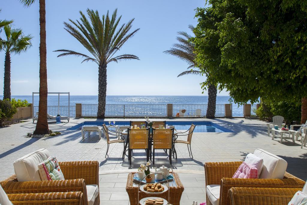 Meneou Beachfront Villa Sunset Perivolia Room photo