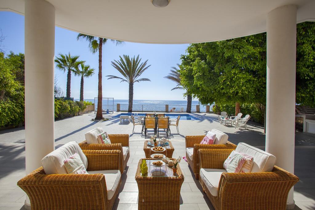 Meneou Beachfront Villa Sunset Perivolia Room photo
